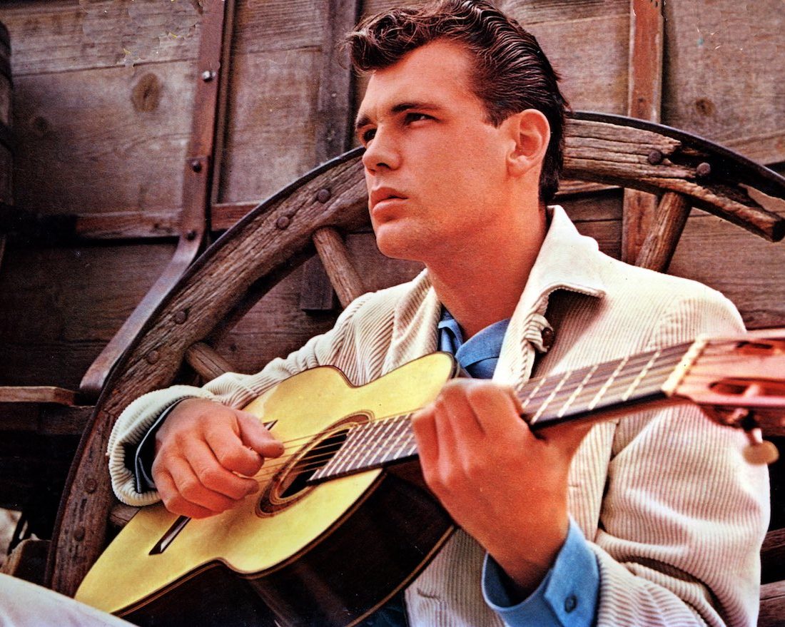 Pioneering guitarist Duane Eddy dies aged 86